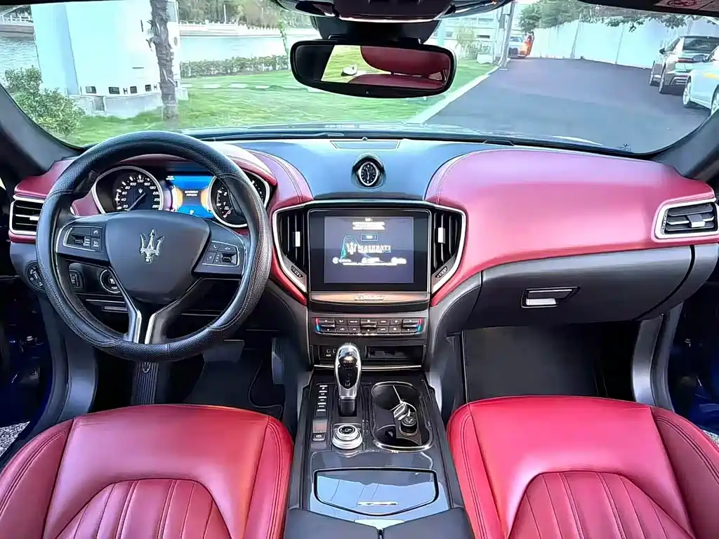 Maserati Ghibli 2017 — фото 14