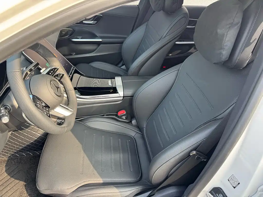 Mercedes-Benz C-Class 2023 — фото 32