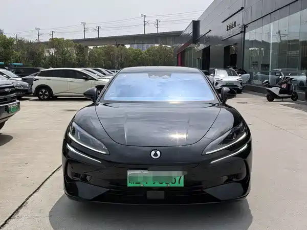 Denza Z9GT 2024