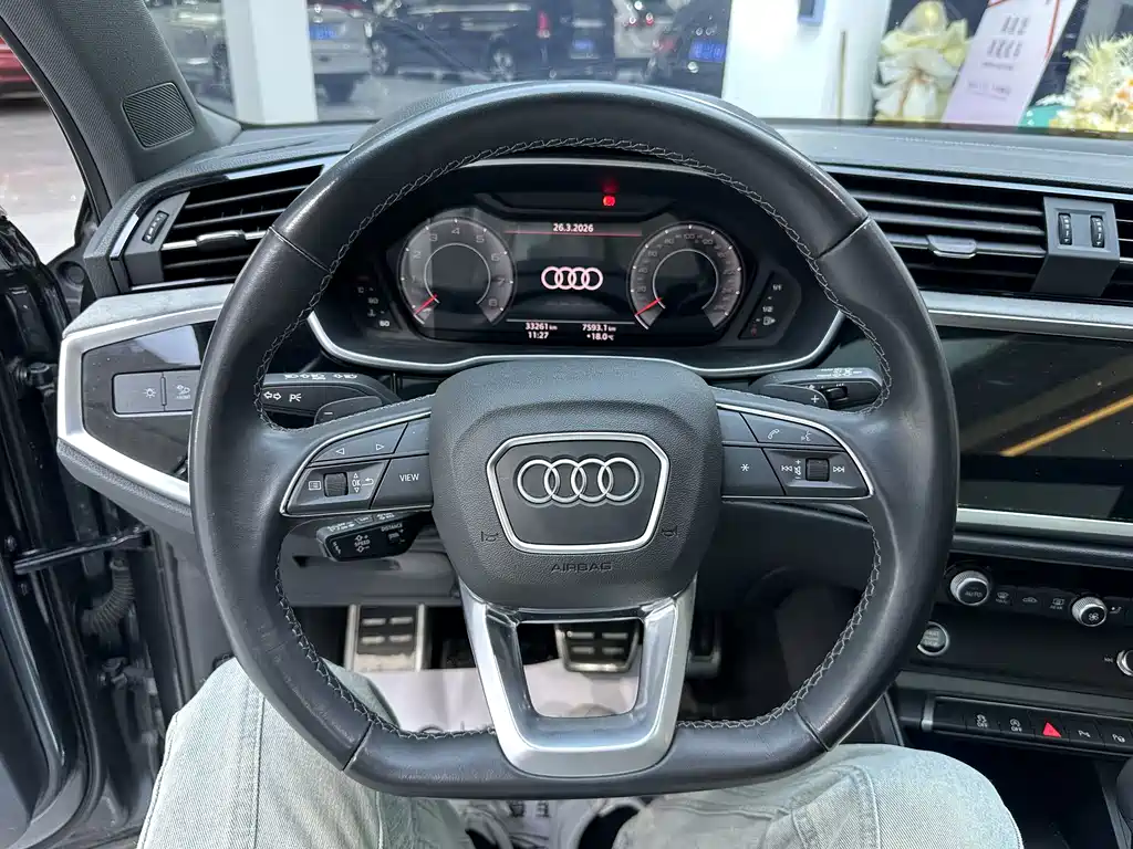 Audi Q3 2024 — фото 7