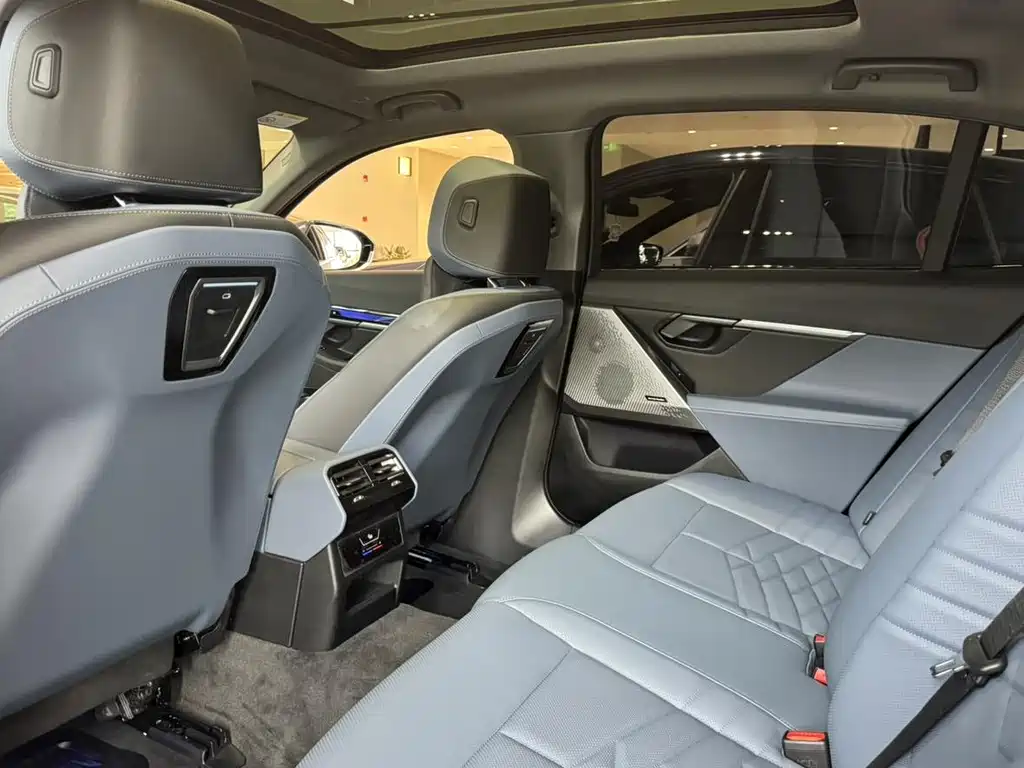 BMW i5 2025 — фото 15