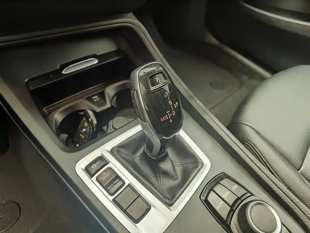 BMW 1 Series 2020 — фото 13