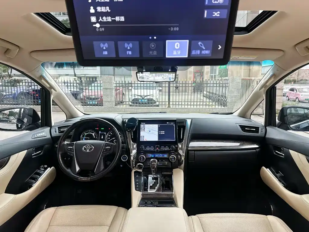 Toyota Alphard 2023 — фото 9