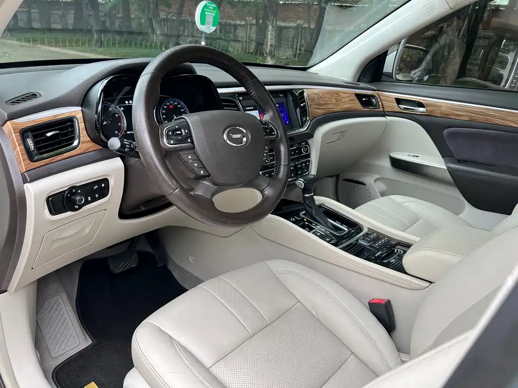 GAC Motor Trumpchi GS8 2018 — фото 10