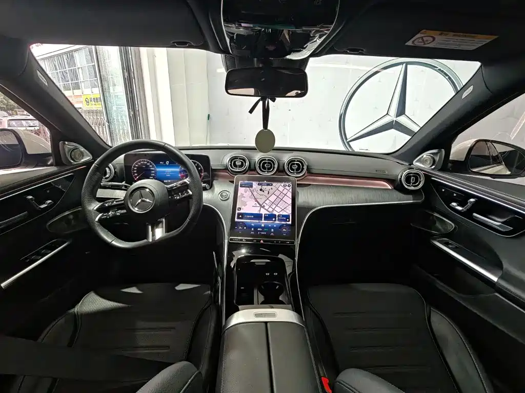 Mercedes-Benz C-Class 2023 — фото 7
