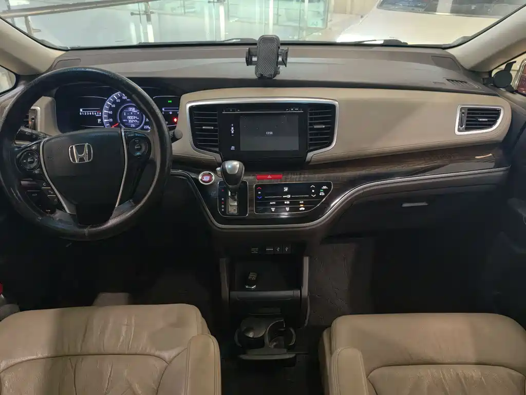 Honda Odyssey 2016 — фото 12