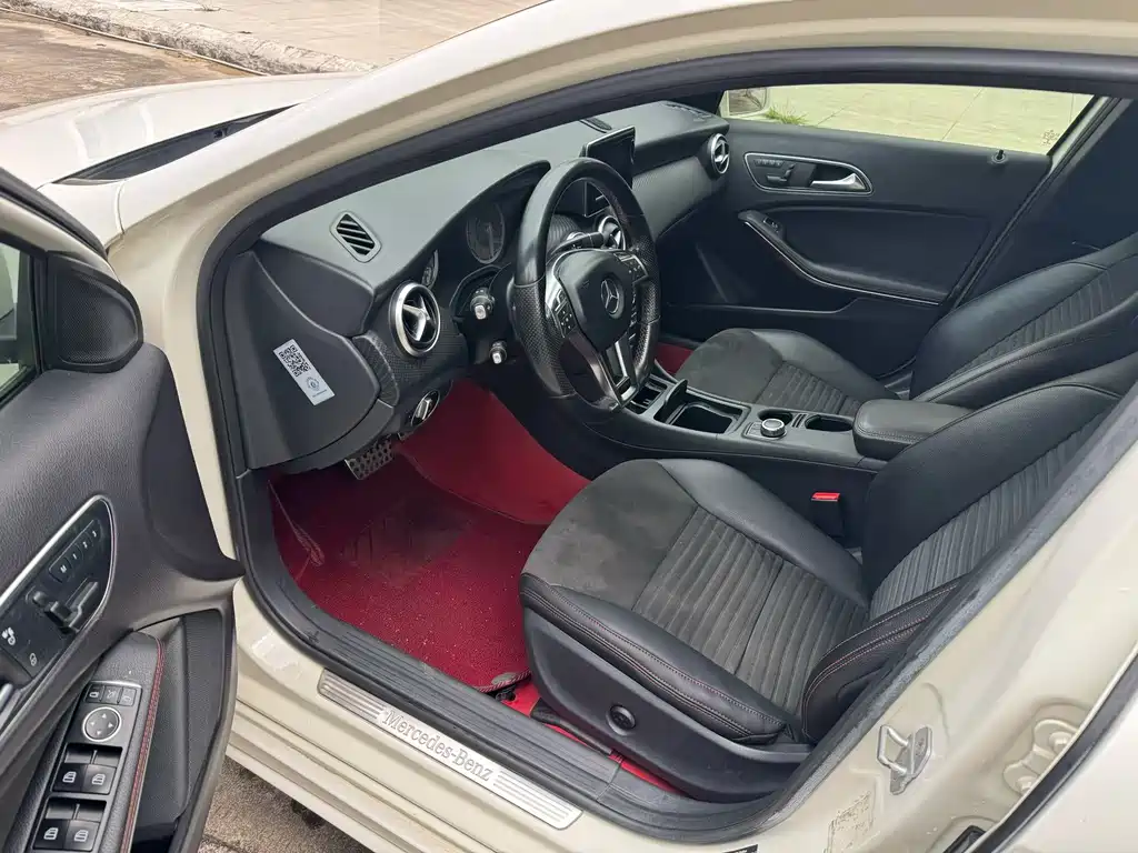 Mercedes-Benz A-Class 2015 — фото 4