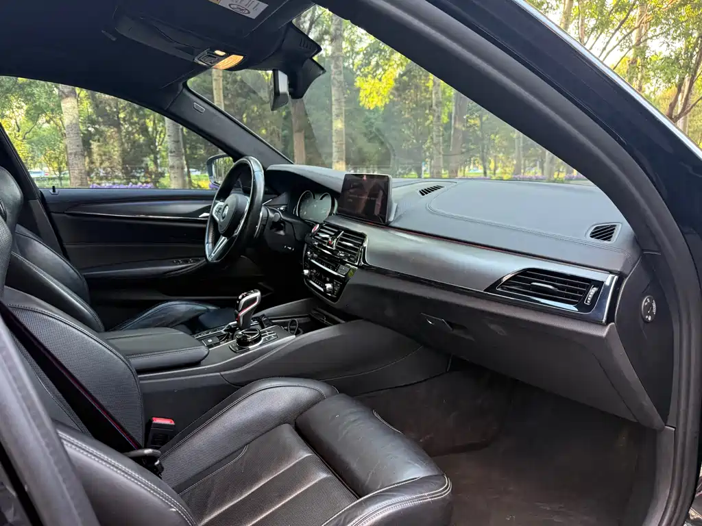 BMW M5 2019 — фото 13