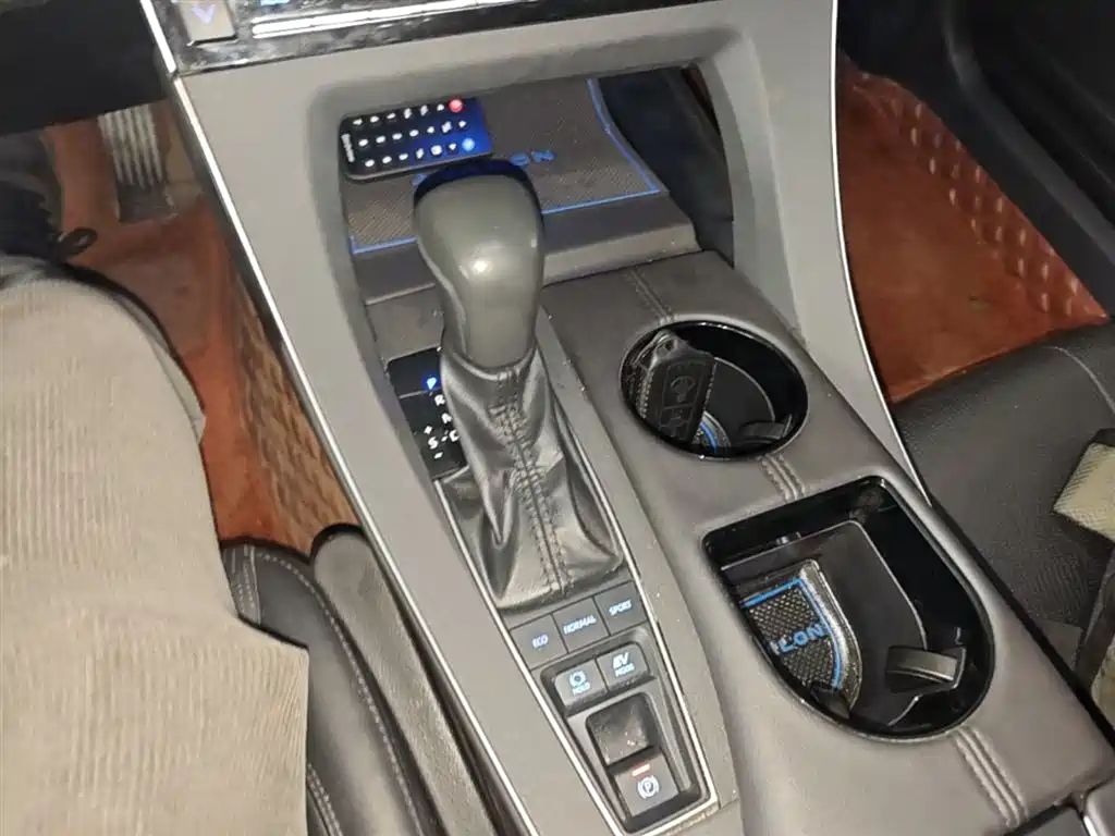 Toyota Avalon 2020 — фото 14