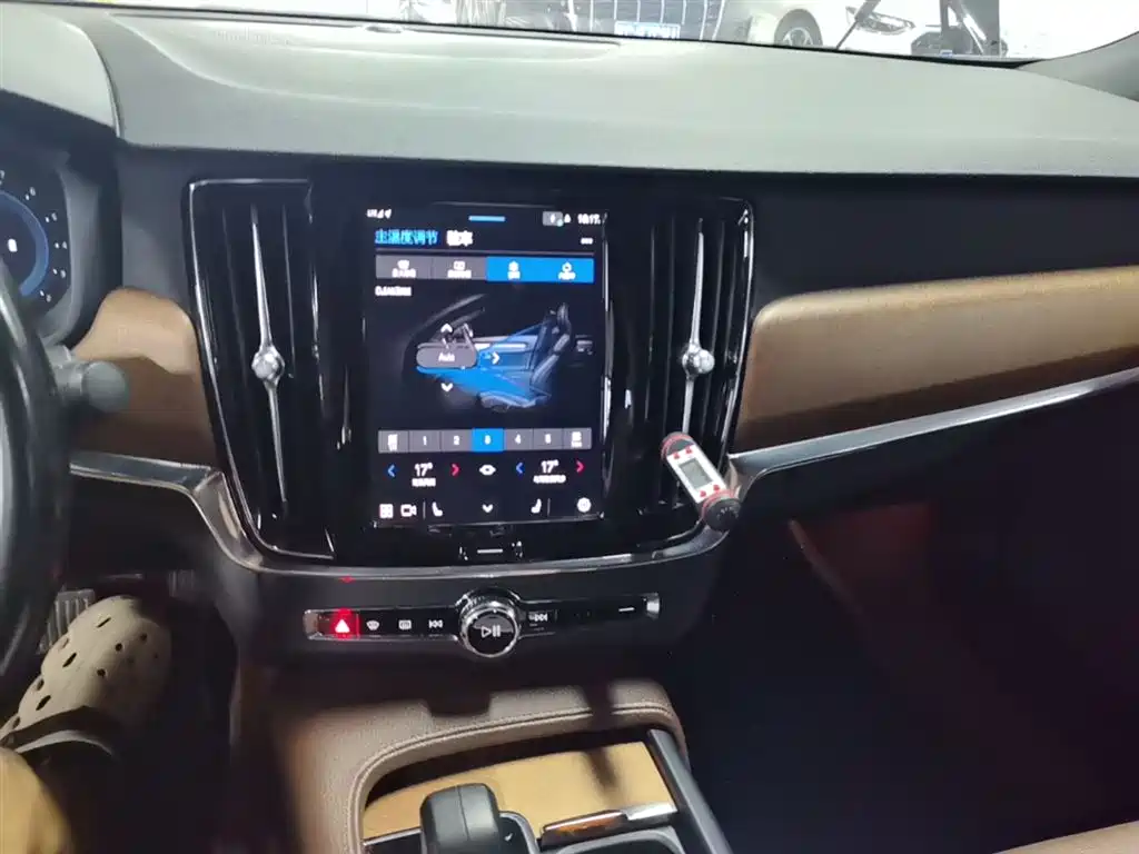 Volvo S90 2022 — фото 13