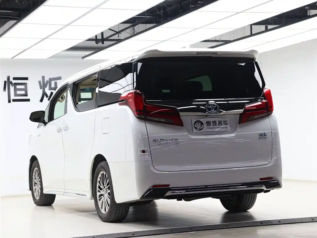 Toyota Alphard 2021 — фото 26