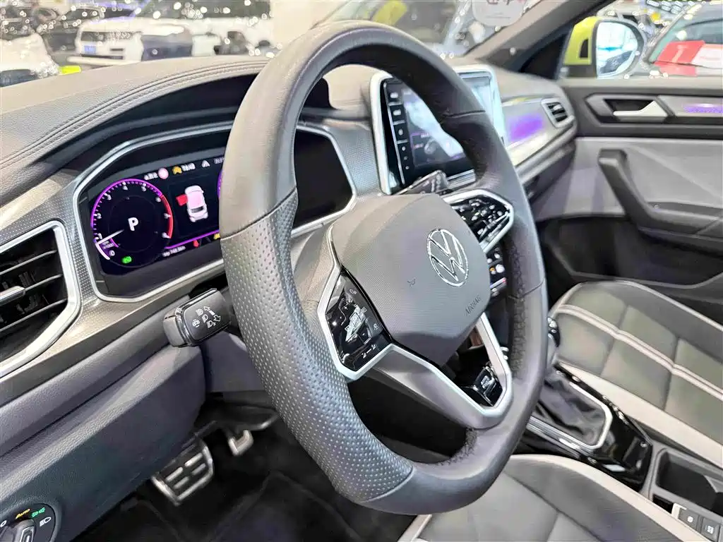 Volkswagen T-Roc 2023 — фото 15