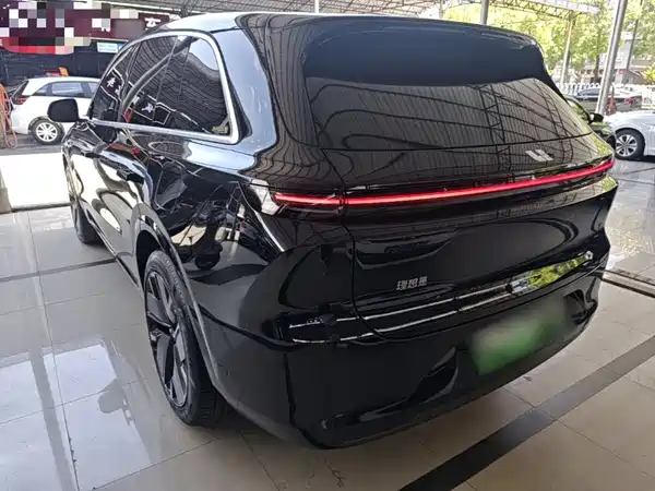 Li Auto L6 2025