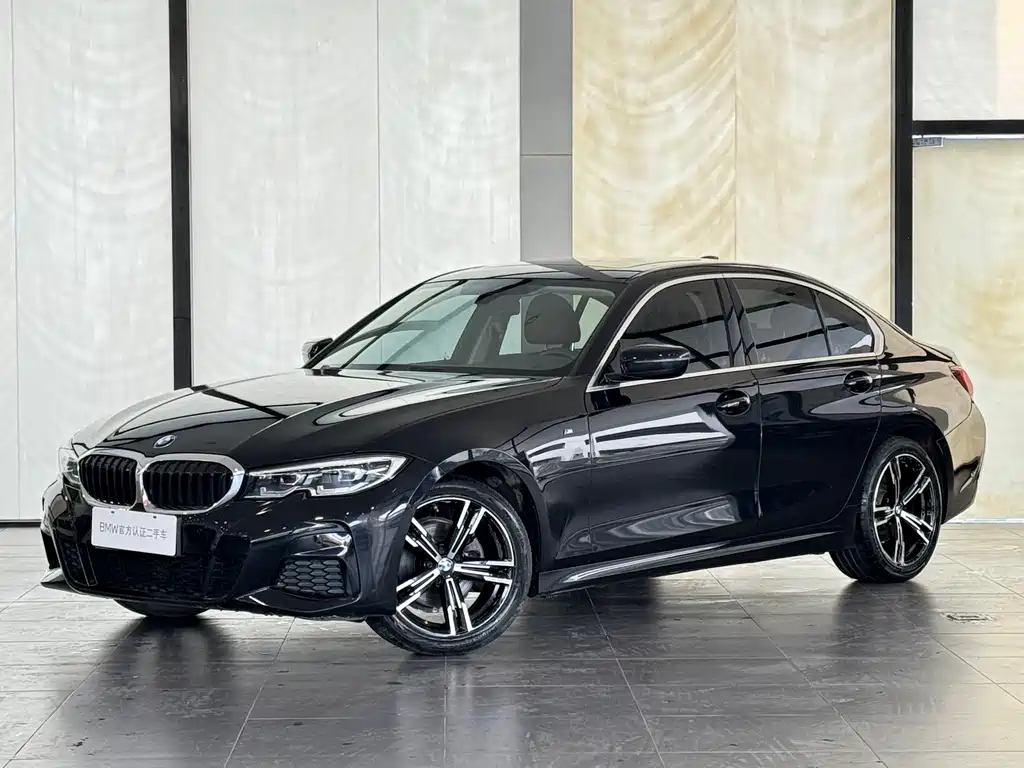 BMW 3 Series 2022 — фото 1