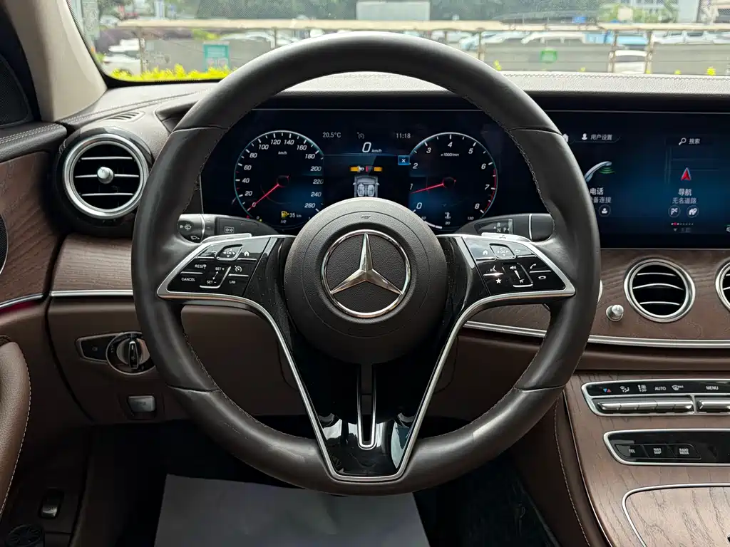 Mercedes-Benz E-Class 2022 — фото 19