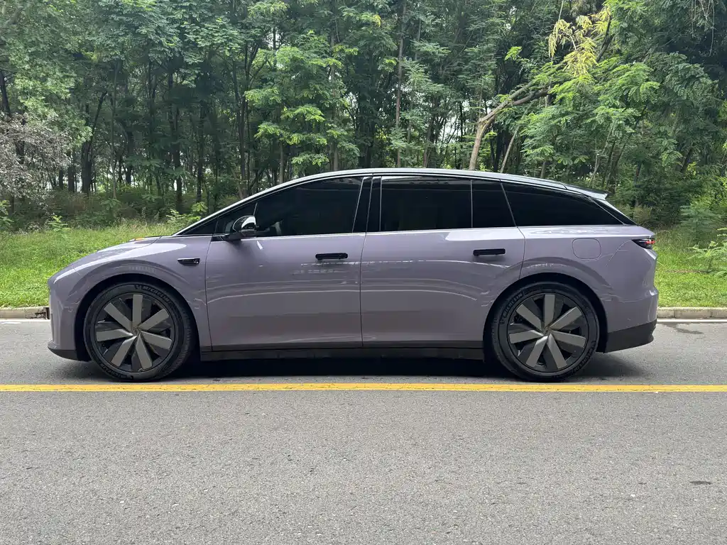 Li Auto i6 2025