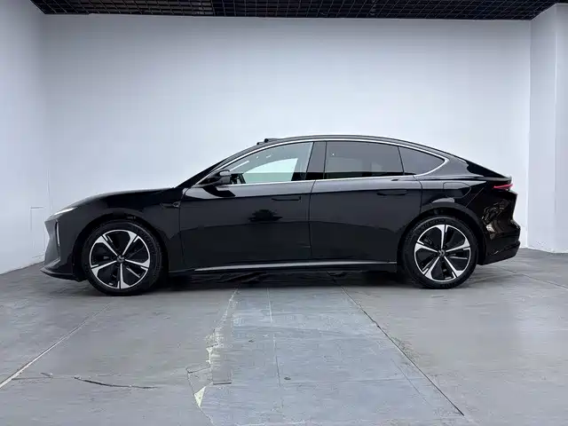 NIO ET5 2025