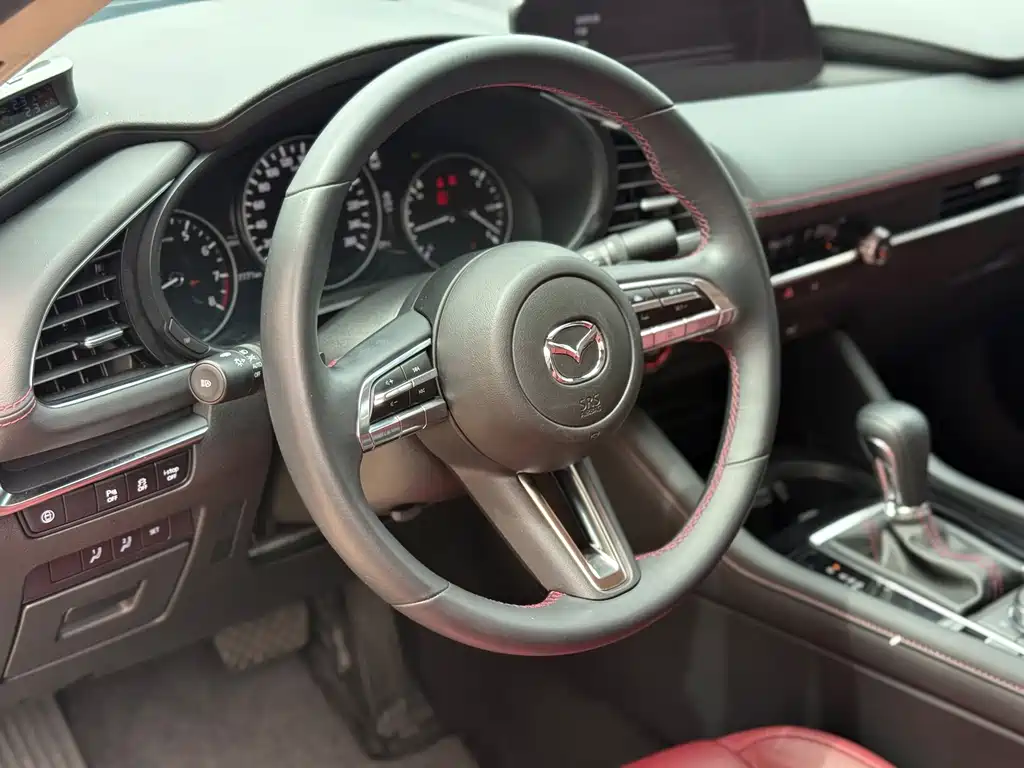Mazda 3 Axela 2024