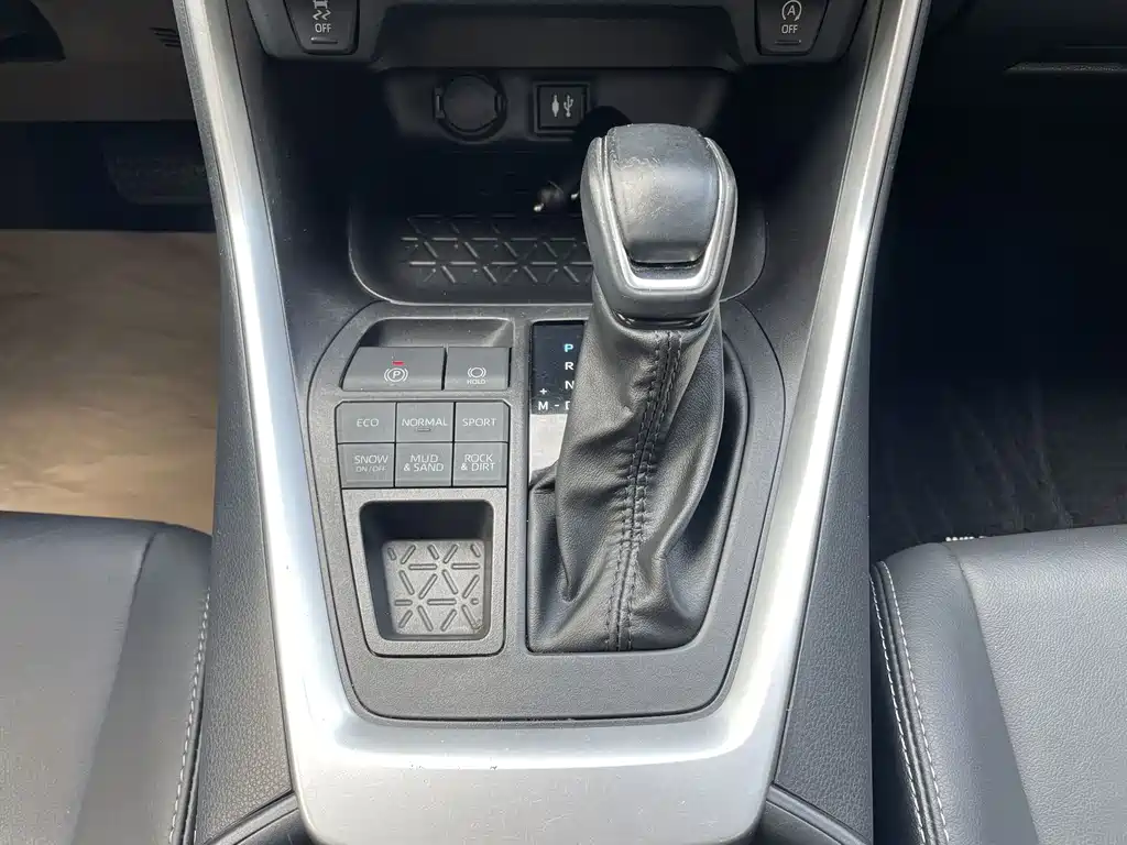 Toyota Wildlander 2023 — фото 18