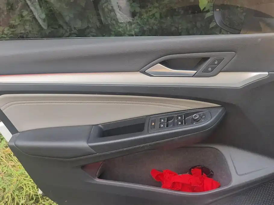 Volkswagen Golf 2024