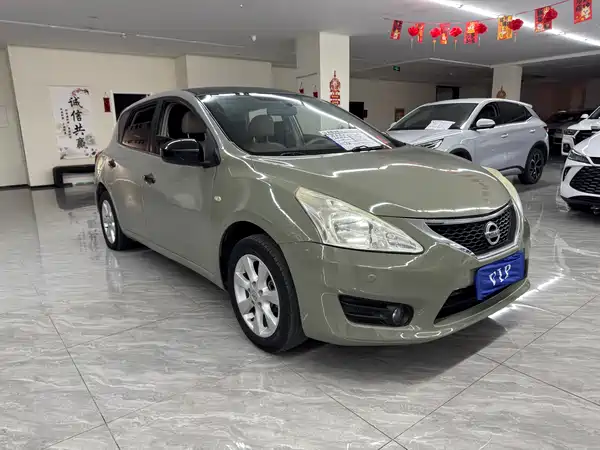 Nissan Tiida 2014