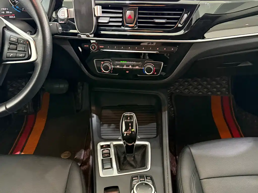 BMW 1 Series 2021 — фото 15