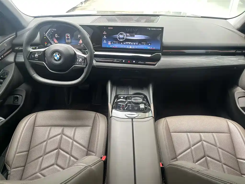BMW 5 Series 2024