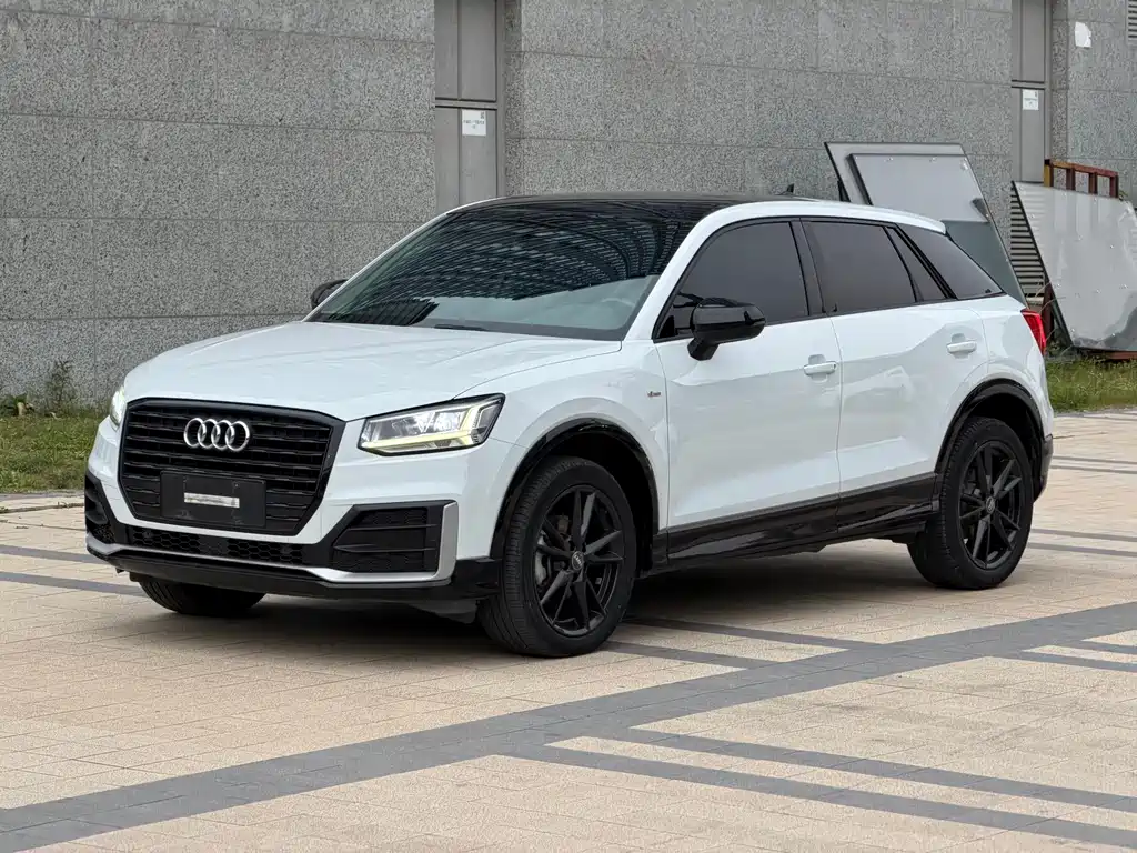 Audi Q2L 2019 — фото 1