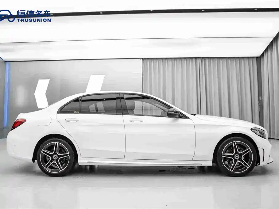 Mercedes-Benz C-Class 2021