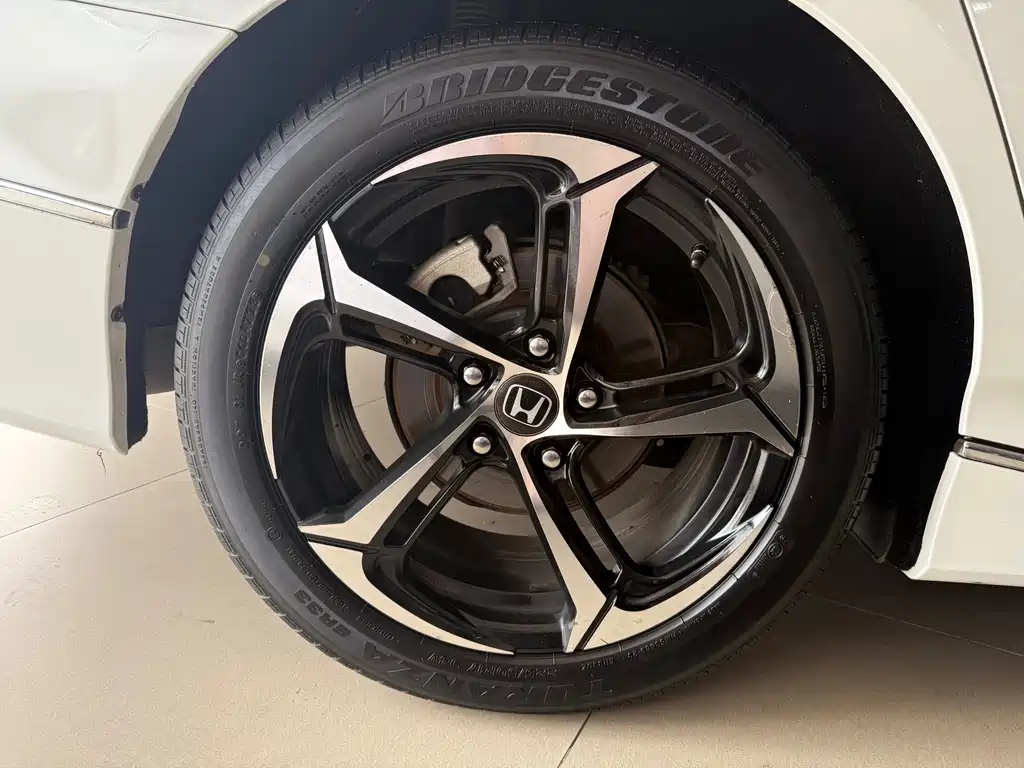 Honda Inspire 2021 — фото 17