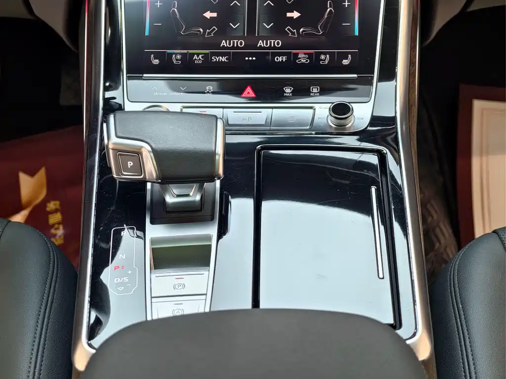 Audi Q7 2021 — фото 24