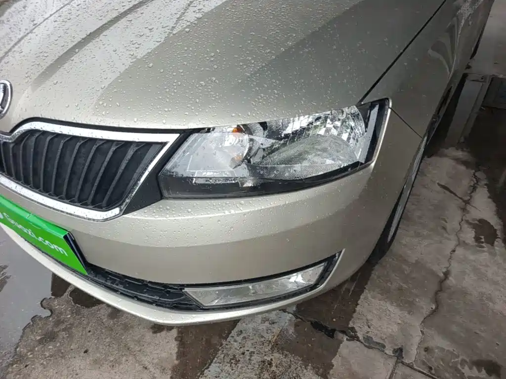 Skoda Rapid 2017 — фото 24