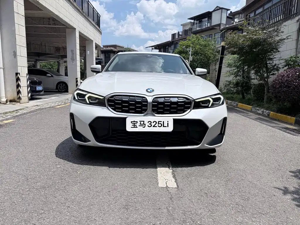 BMW 3 Series 2023