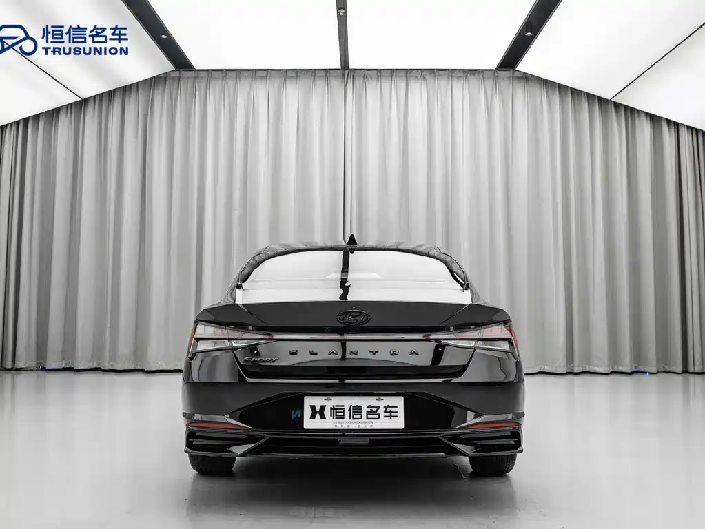 Hyundai Elantra 2021