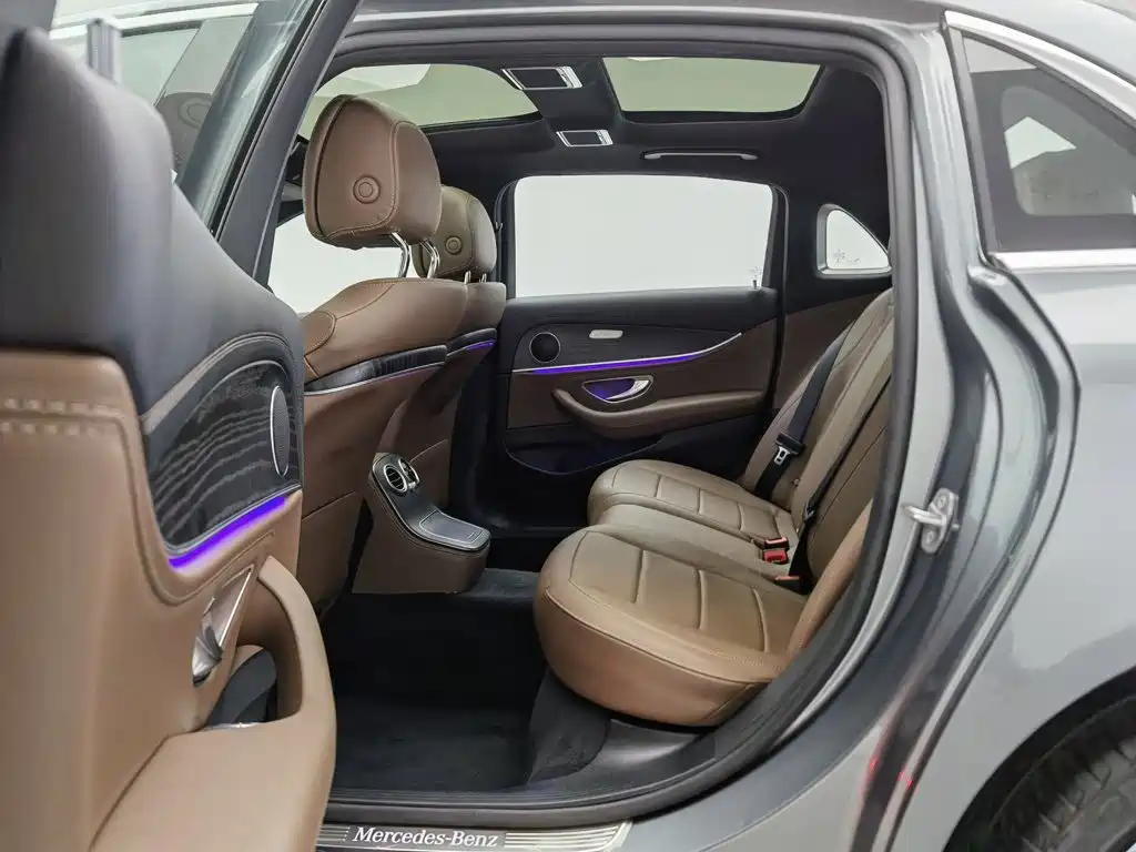Mercedes-Benz E-Class 2021 — фото 15