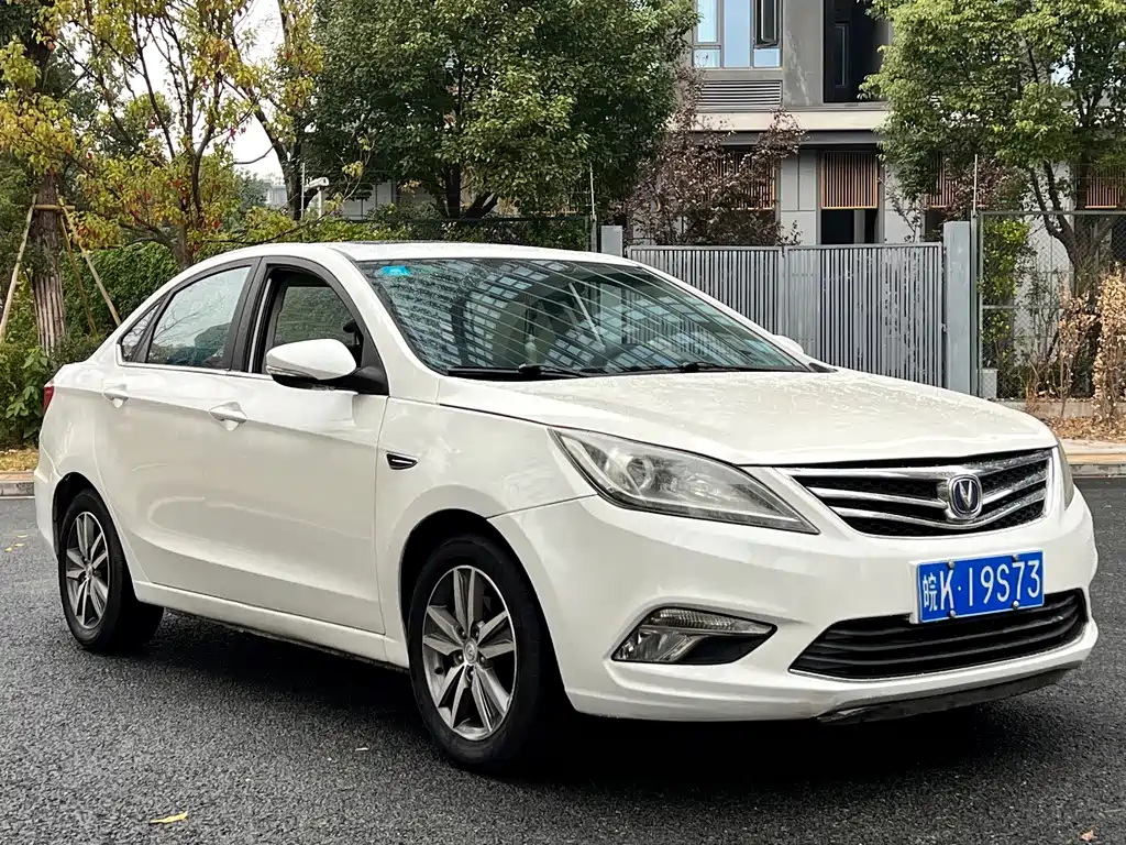 Changan Eado 2018 — фото 3