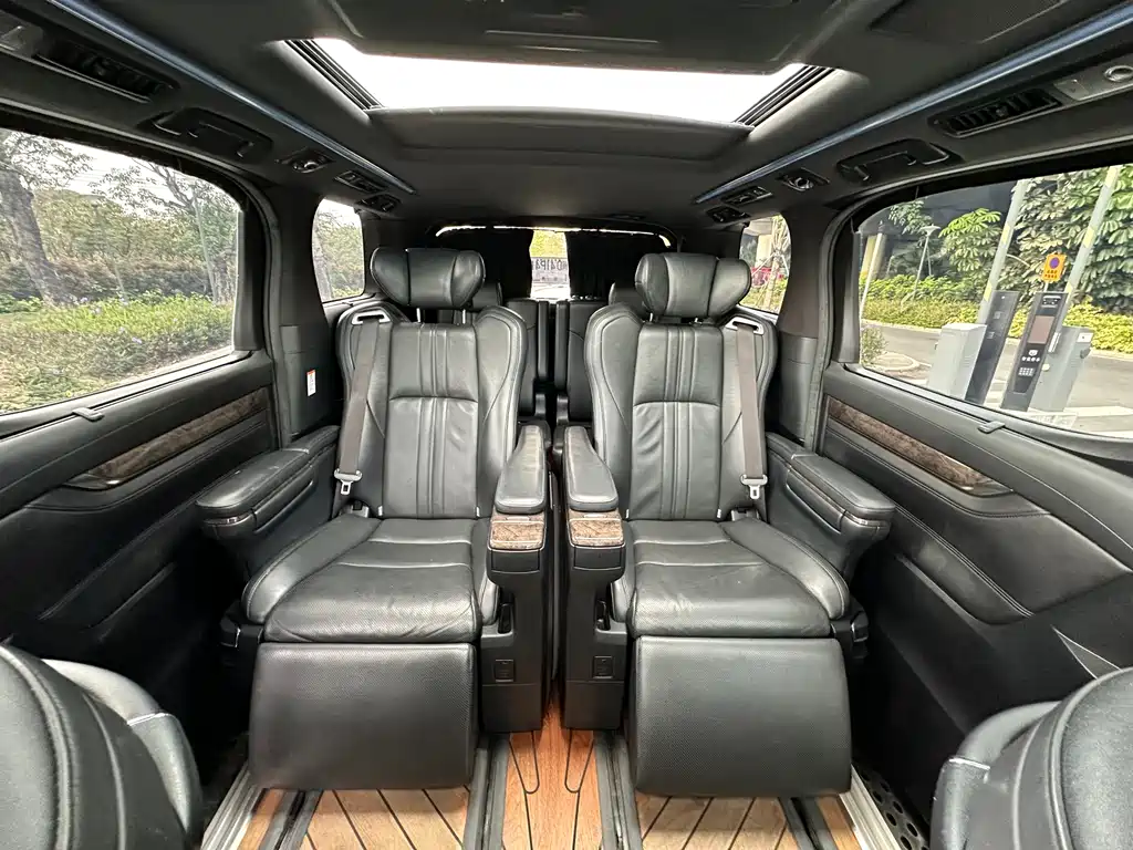 Toyota Alphard 2019 — фото 16