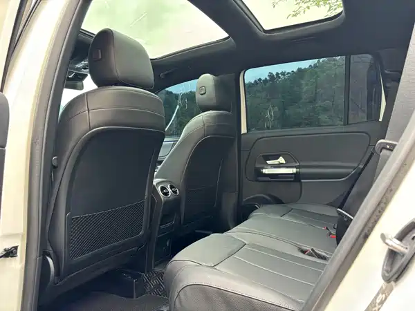 Mercedes-Benz GLB 2021