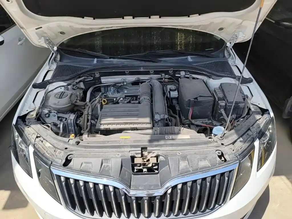 Skoda Octavia 2018 — фото 20