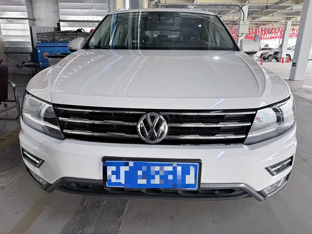 Volkswagen Tiguan L 2018 — фото 2