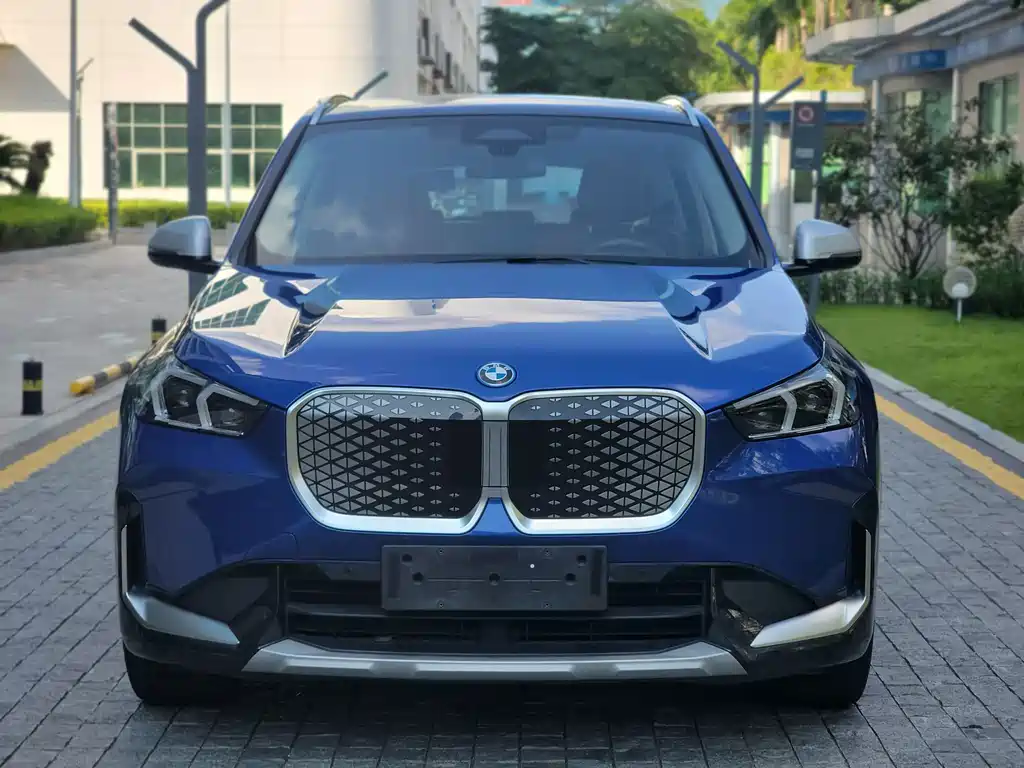 BMW iX1 2024