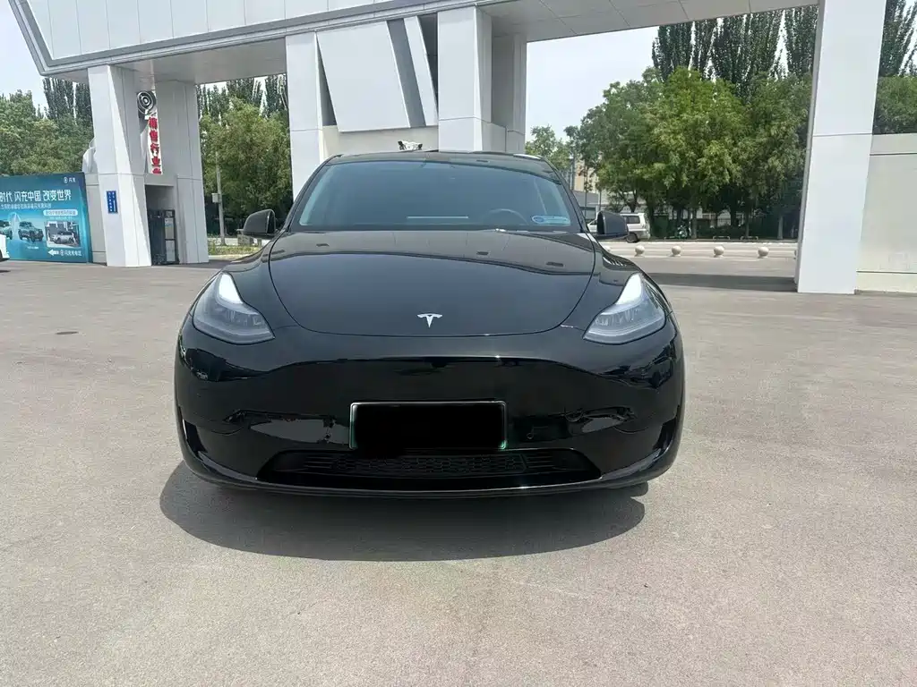 Tesla Model Y 2023 — фото 2