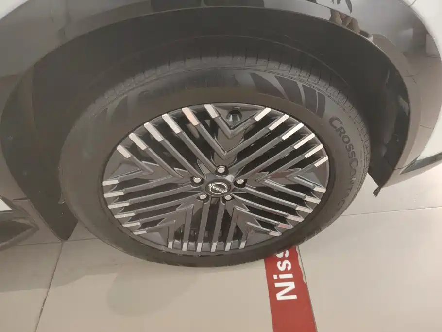 Nissan Teramont 2024
