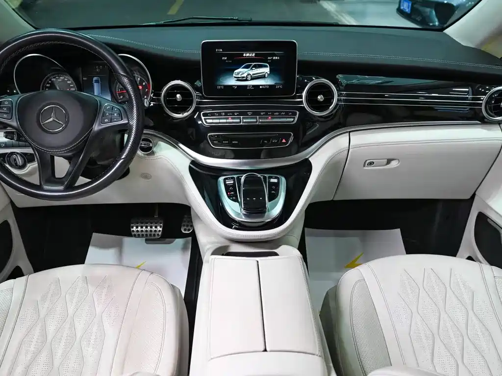 Mercedes-Benz V-Class 2020 — фото 12