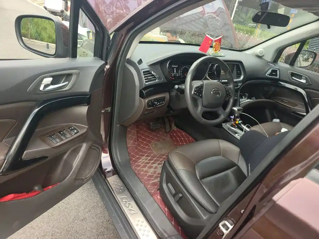 GAC Trumpchi GS4 2017 — фото 12