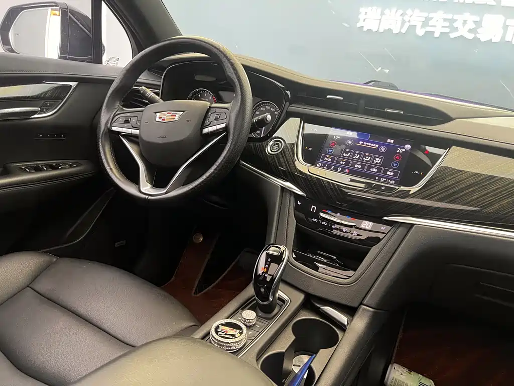 Cadillac XT6 2021 — фото 7