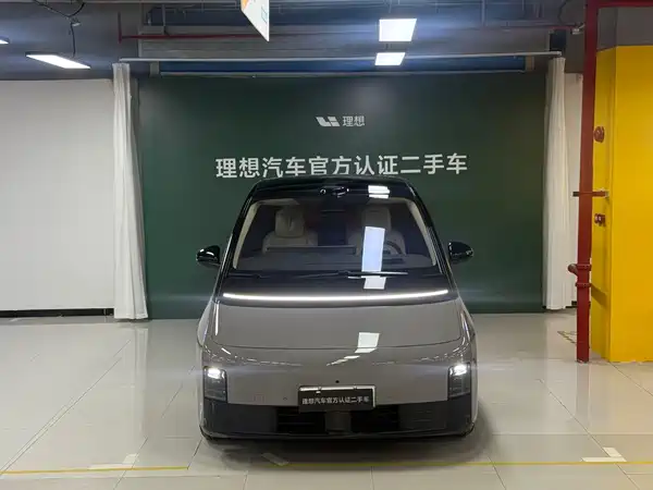 Li Auto MEGA 2025
