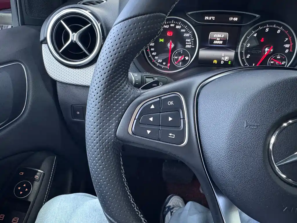 Mercedes-Benz B-Class 2015 — фото 12