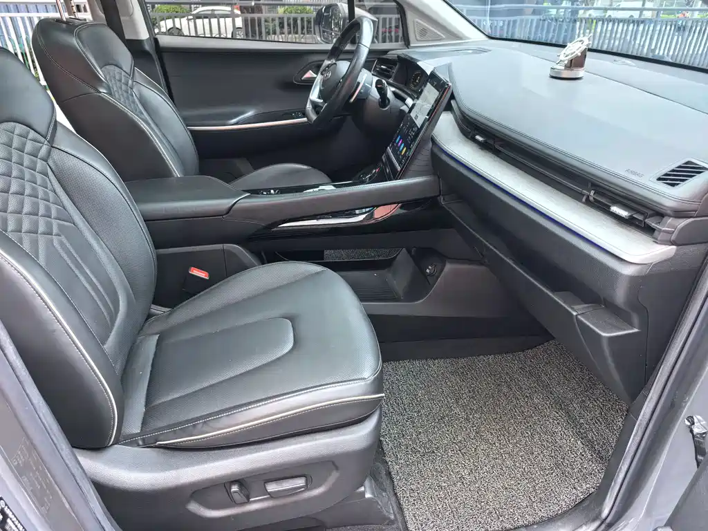 Hyundai Custo 2023 — фото 12