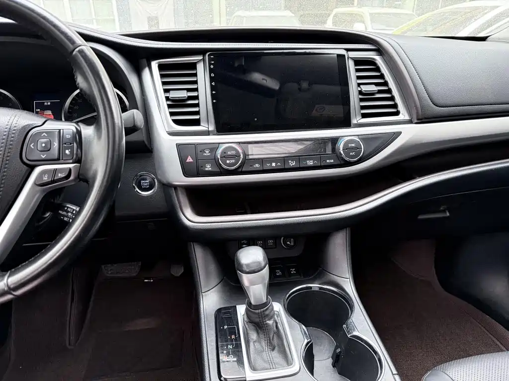 Toyota Highlander 2021 — фото 11